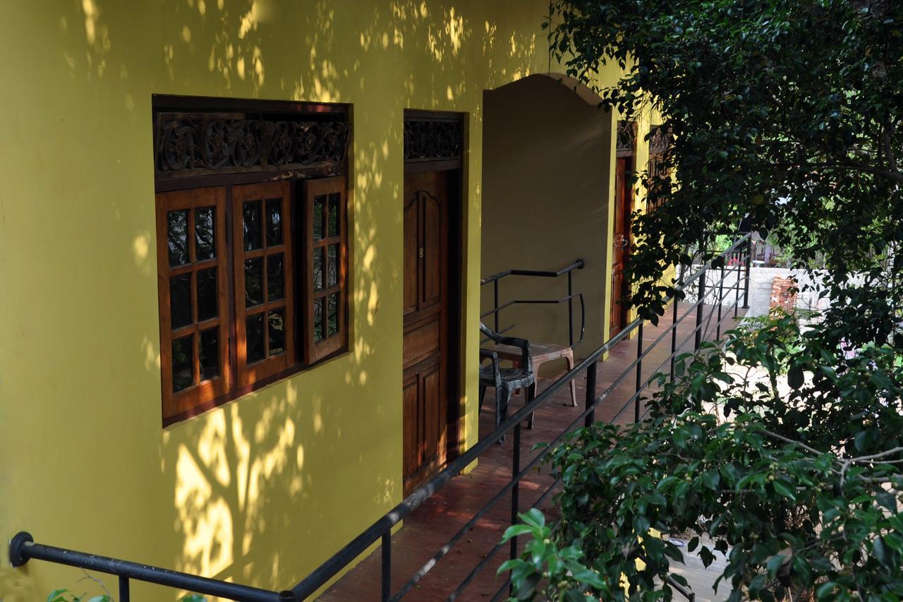 Hotel Pearl Gate Chilaw Exterior photo